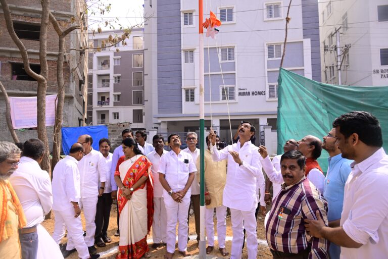 శిల్ప పార్కు అభివృద్ధికి 25 లక్షలు