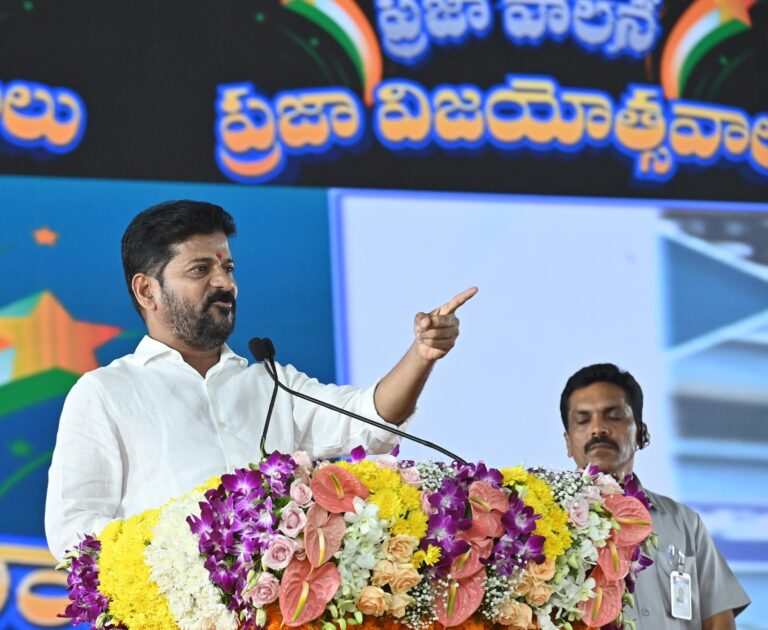 ప్రభుత్వాన్ని బద్నాం చేస్తే వాత పెట్టండి: సీఎం