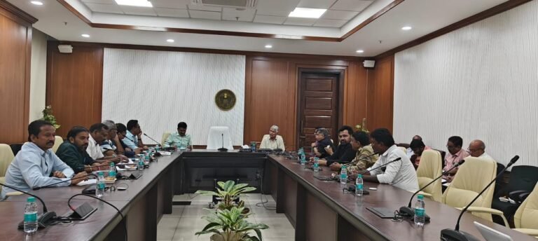 జూన్2 నాటికి జ‌ర్న‌లిస్ట్‌ల ఇళ్ల స్ధ‌లాల స‌మస్యకు ప‌రిష్కారం