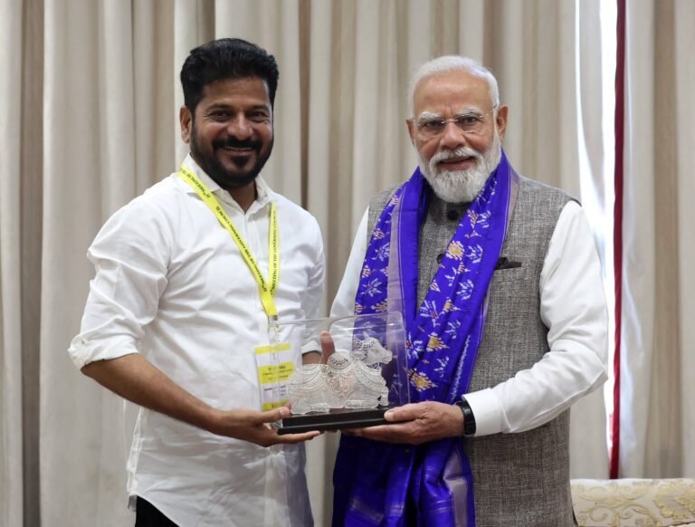 రాష్ట్ర ప్రాజెక్టులకు కేంద్రం సహకరించాలి